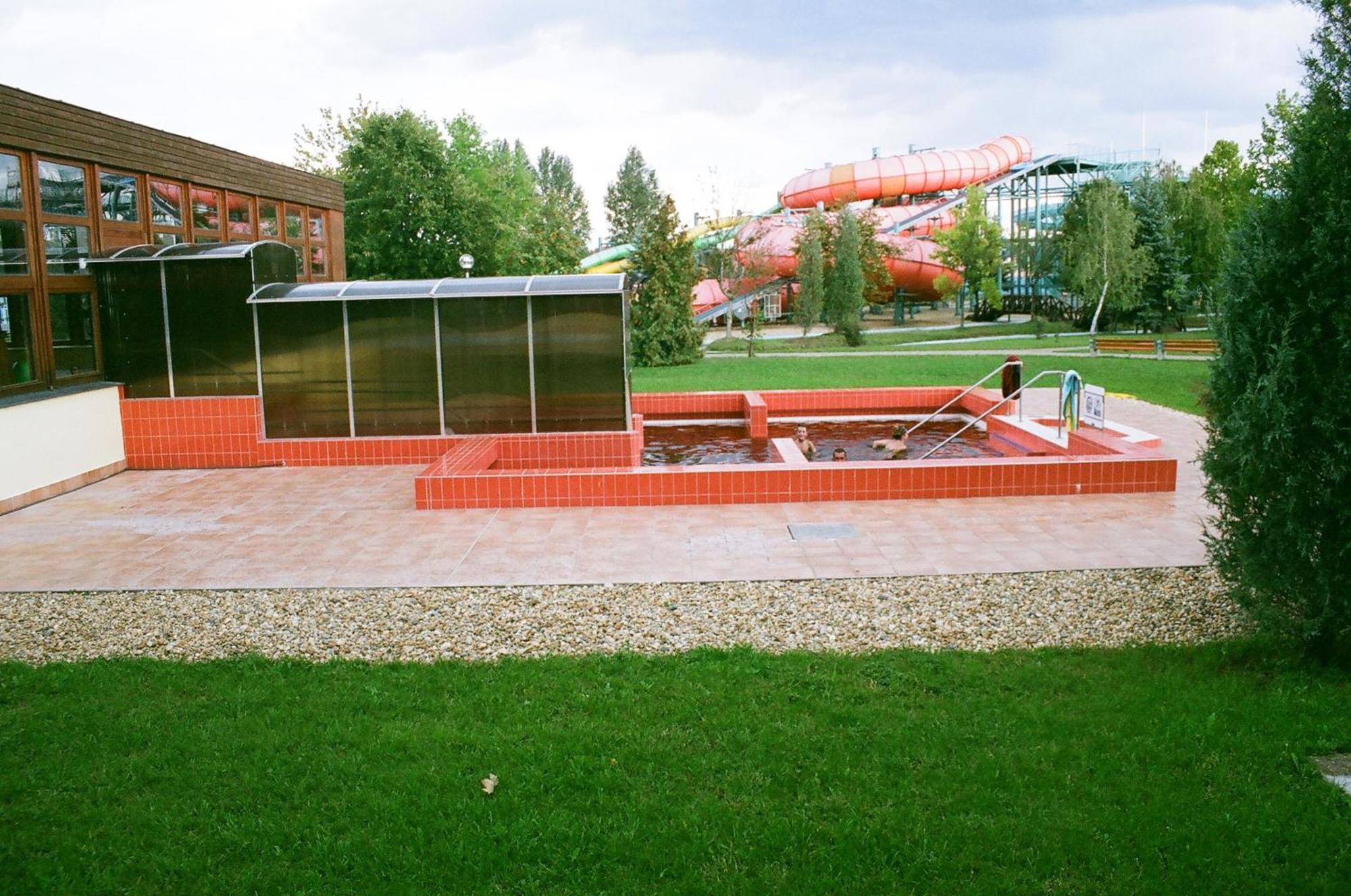 Hungarospa Thermal Camping Mobilhaz Hajduszoboszlo Exterior photo